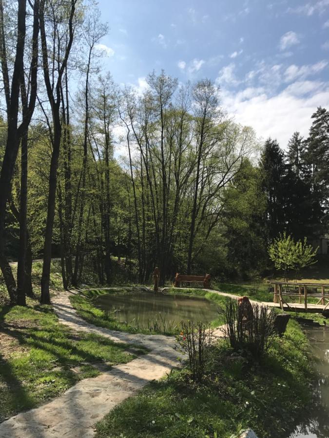 Kamenacka Myslivna Hotel Moravany  Buitenkant foto