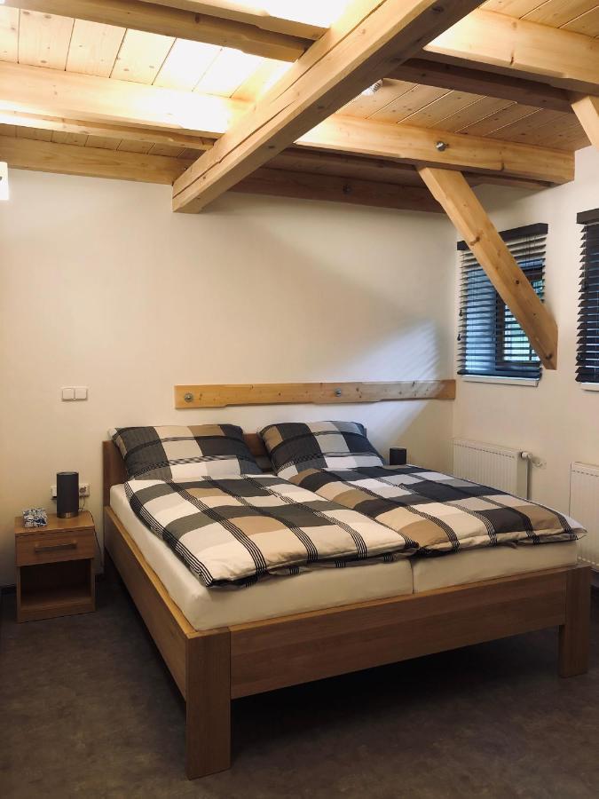 Kamenacka Myslivna Hotel Moravany  Buitenkant foto